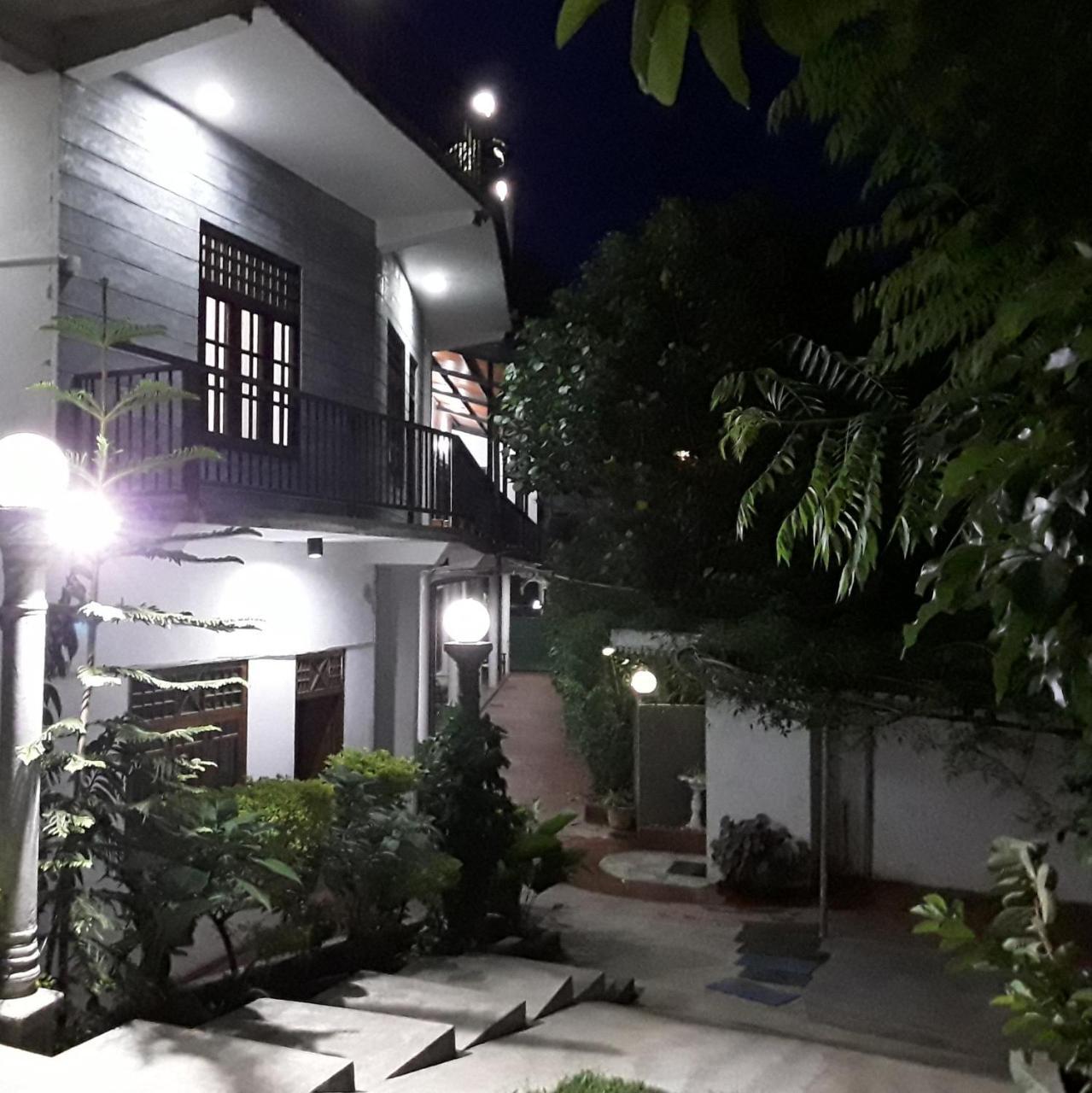 Grand Peak Hotel Ella Exterior photo